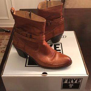 Frye Jackie Rivet Short boots whiskey 10